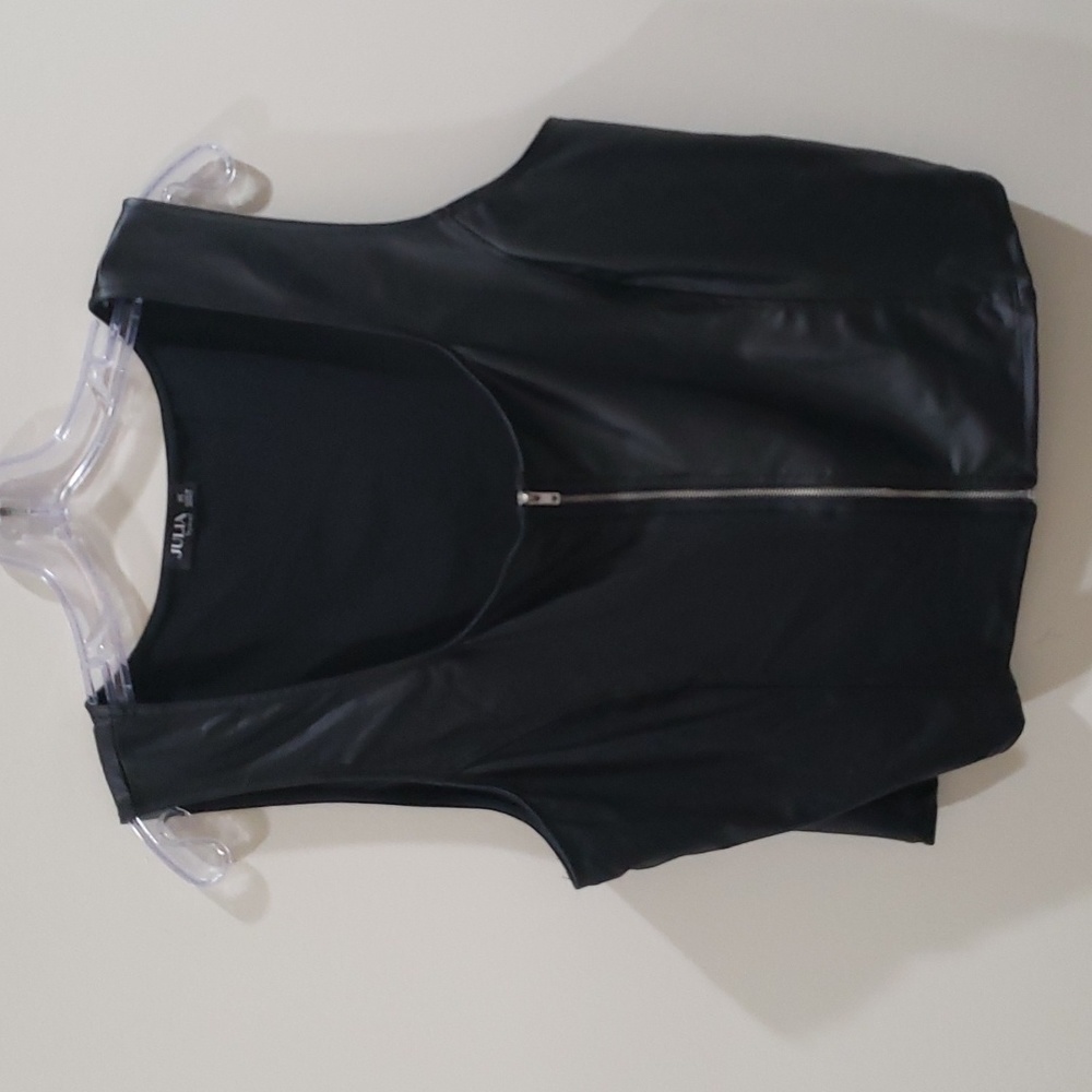 Zip-front tank top